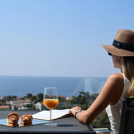 Sun N Sky Oasis Ii. *